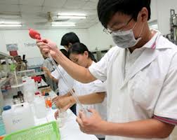 Celebran conferencia de jóvenes científicos